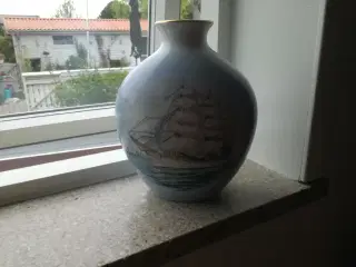 Windjammer vase