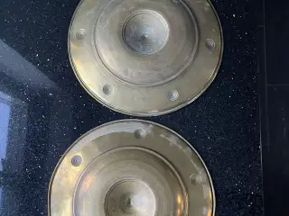 2 messing platter