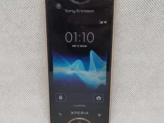 Sony Ericsson Xperia st18i 