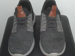 Sketchers str. 41