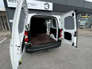 Toyota ProAce City 1,5 D 75 Medium Base