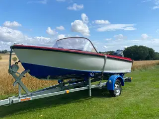 Speedbåd 25 hk 