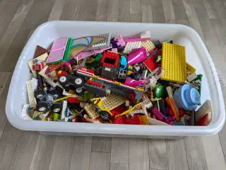 Blandet lego  1 hel kasse