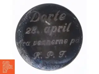 Graveret sølvmedaljon (str. 3,5 cm)