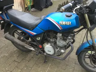 Yamaha xs 400
