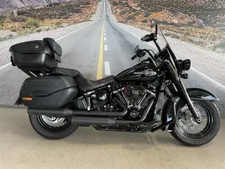 Harley-Davidson FLHCS Heritage Classic 114