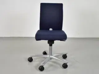 Häg h04 credo 4200 kontorstol med sort/blå polster og alugråt stel