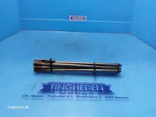 Iveco F4DFE414Z Skubbestang 8Stk 4895031