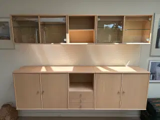 Vitrine og skænk