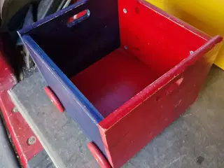 Opbevaringskasse på hjul 
