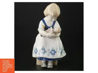 Porcelænsfigur af pige (str. 21 cm)