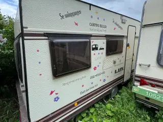 Sød campingvogn