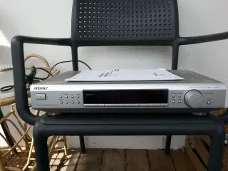 Sony FM stereo/FM-AM tuner ST-SE520