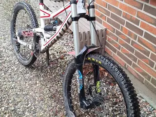 Specialized status 2 2012 dh 