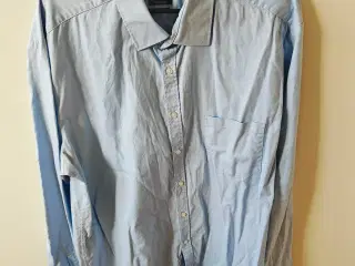 Lyseblå skjorte fra VRS str. XL ny.
