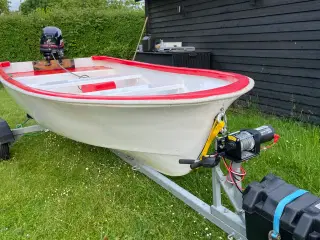 Båd jolle motorbåd