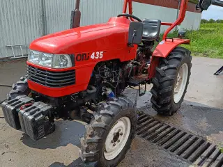 ONJ 435  Traktor 4 WD