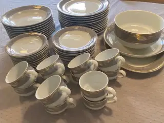 Grå magnolia spise / kaffestel