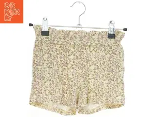 Blomsterprintede shorts fra Name It (str. 104)