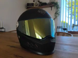 Ride&Sons punch hjelm. Næsten ubrugt