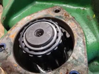 John Deere 1075 Slutdrev