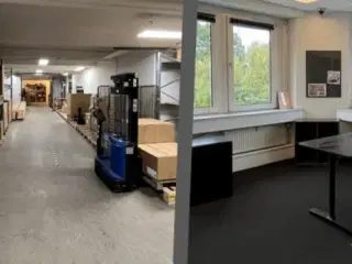 Sjældent udbudt kombination af lager & kontor