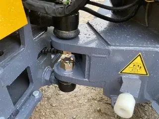 Eurotrac W12F XL lang arm
