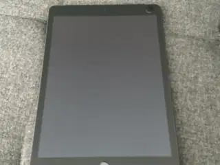 iPad 8. Gen, flot stand.