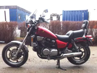 Honda Magna 700