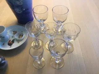 Vase og glas
