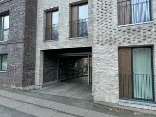 Parkering til leje på Langelandsgade 106. Parkeringskælder, 8000 Aarhus C