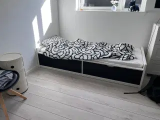 Børneseng