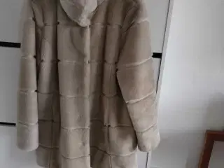 Lang jakke, fake fur