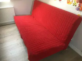 Rød sovesofa