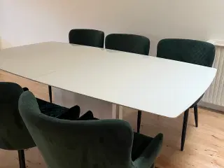 Spisebord med udtræk 