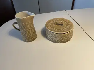 Relief stentøj, retro.