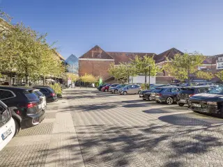 48 m² med attraktiv beliggenhed i Holte Midpunkt