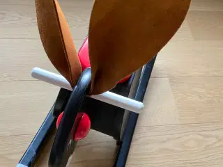 Flot gynge hest i træ