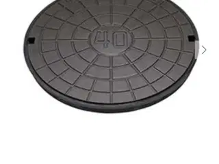 Brønddæksel i jern. Ulefos