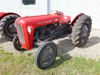 VETERAN TRAKTOR,
