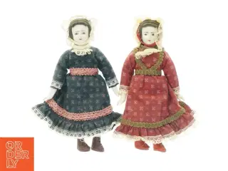 Porcelænsdukker i traditionelle dragter (str. 20x10 cm)