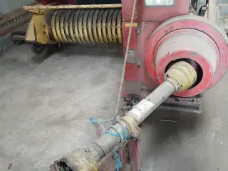 New Holland 276 Hayliner.