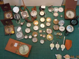Samling kompasser, Solur, træ, messing, bronze M.V