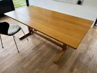 Snedker spisebord i egetræ