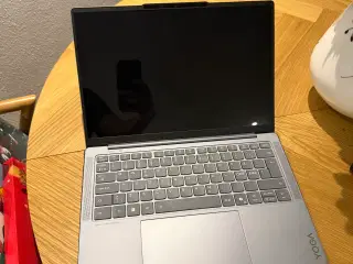 Lenovo Yoga Slim 7i U7-258V/32/1TB 14” Copilot+ PC