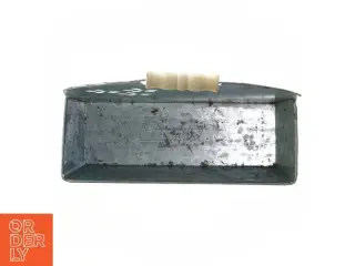 Metal vægopbevaring med blomstermønster (str. 25x24 cm)