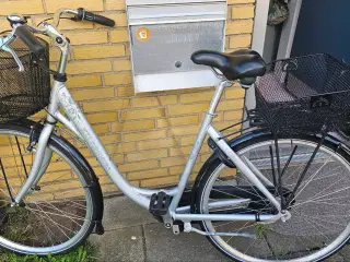 Kildemoes damecykel sølvfarvet