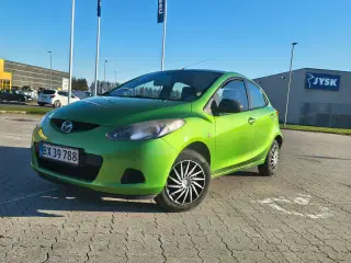 Ny synet Mazda 2 1,3 med aftagelig træk sælges