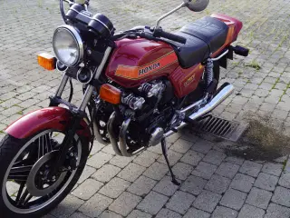 Honda Cb 750 F total renoveret