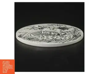 Kunstnerisk porcelænsplatte fra Bjørn Wiinblad (str. Ø. 15 cm)